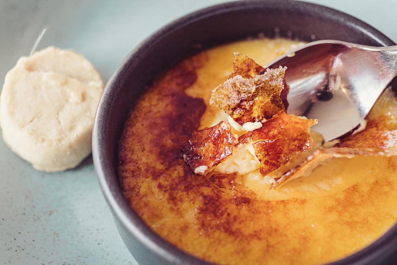 Longlands Inn & Cottages Carnforth Eksteriør bilde Croutons in a soup