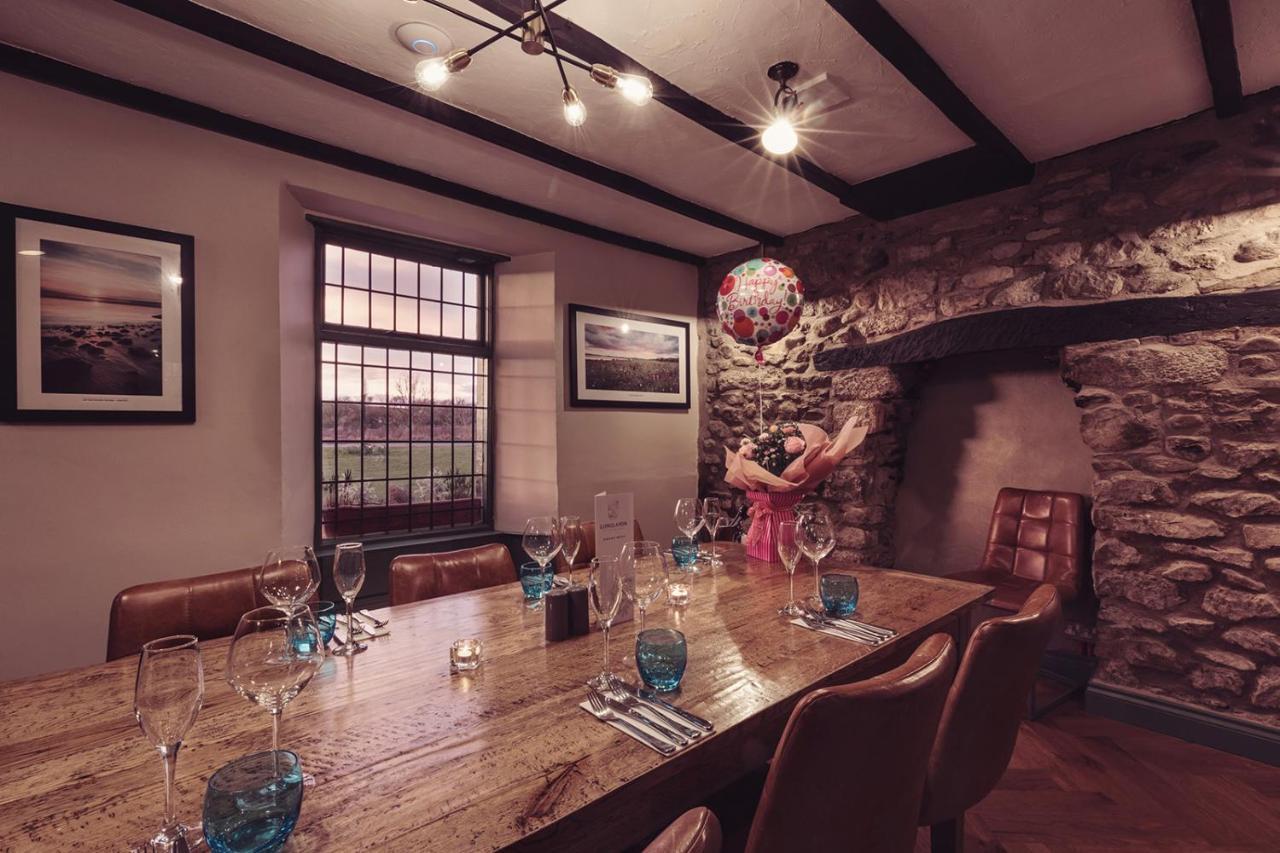 Longlands Inn & Cottages Carnforth Eksteriør bilde The restaurant at The Old Stamp House