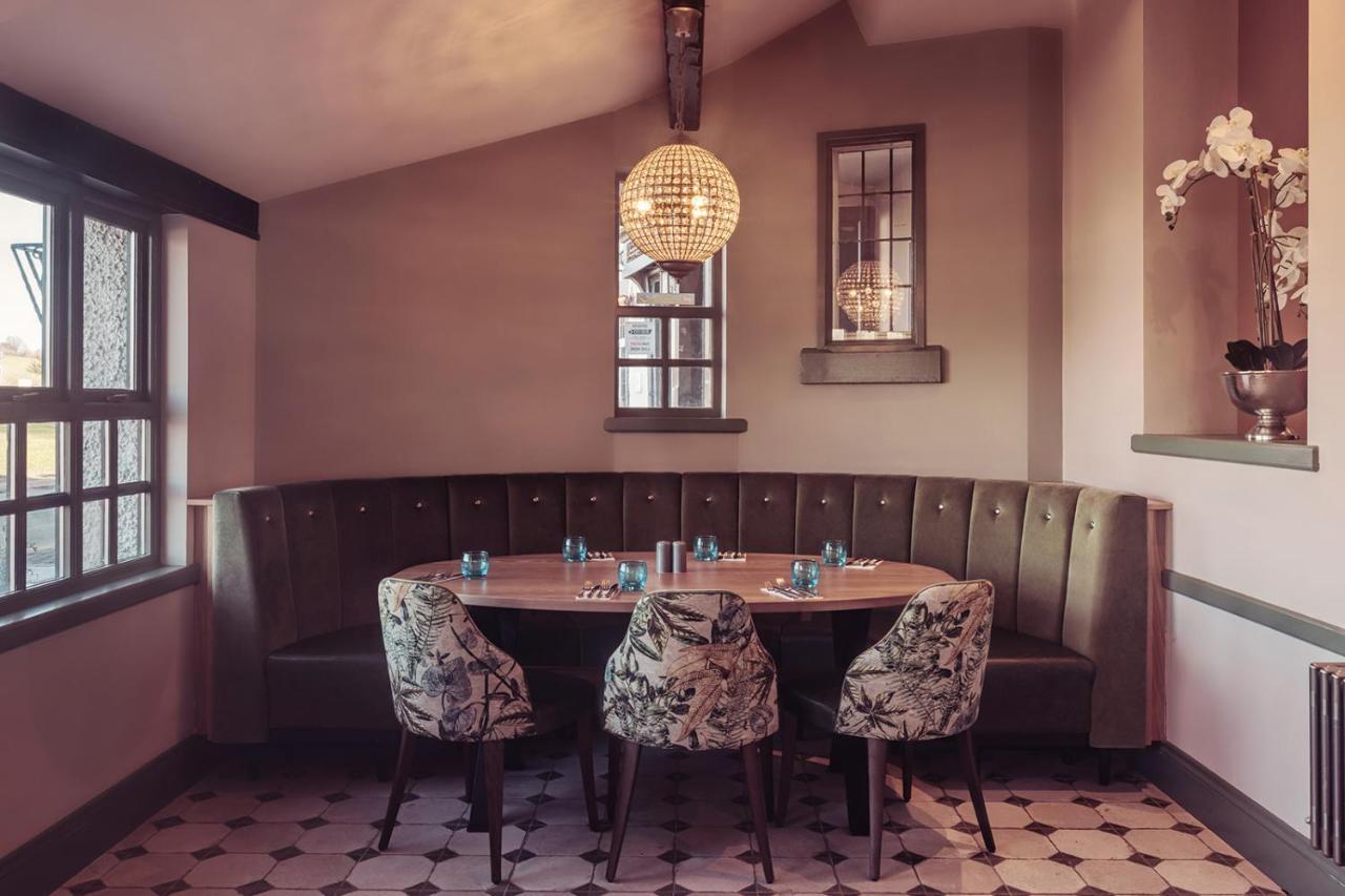 Longlands Inn & Cottages Carnforth Eksteriør bilde The restaurant's interior