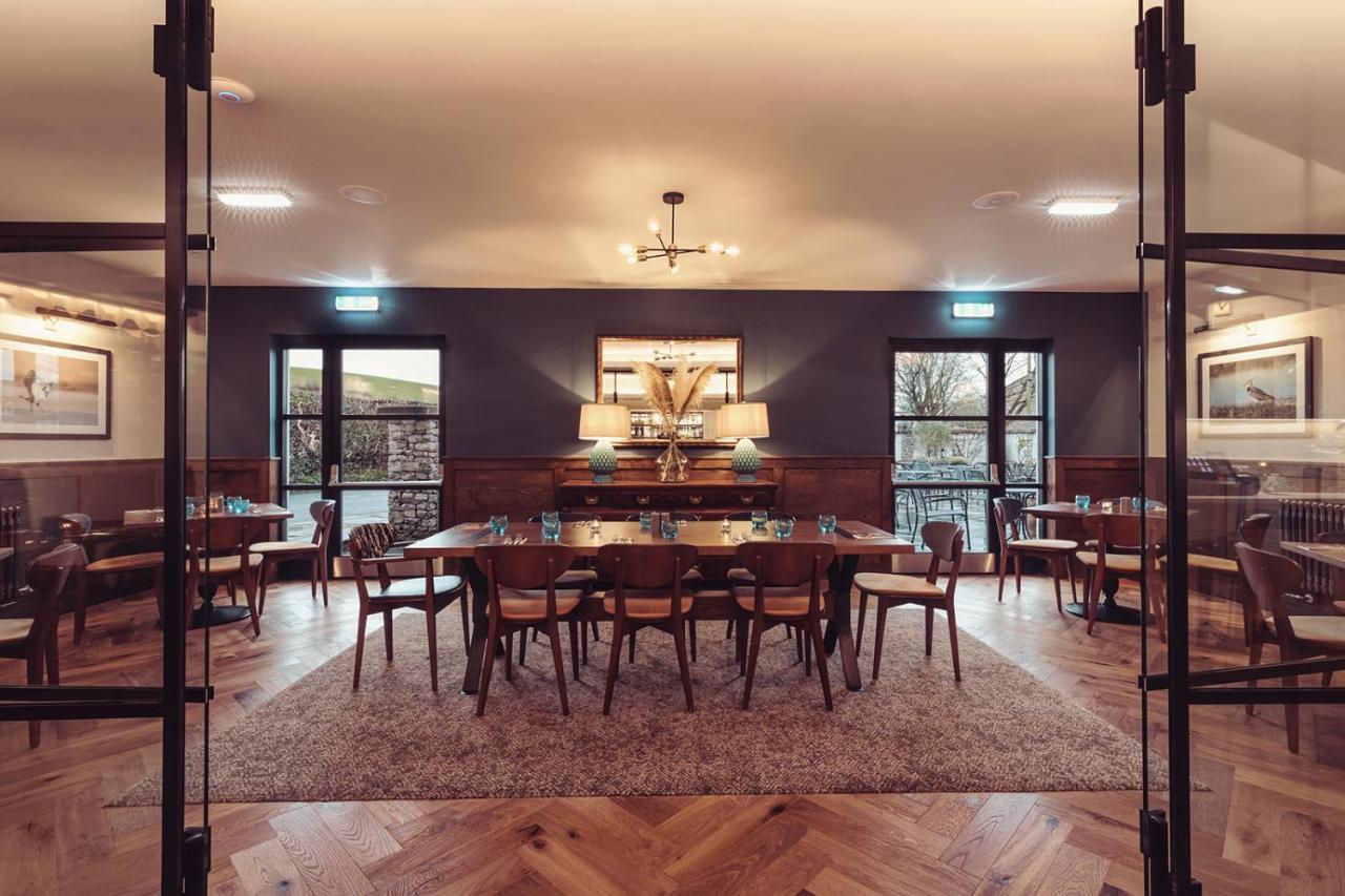 Longlands Inn & Cottages Carnforth Eksteriør bilde The restaurant at the hotel