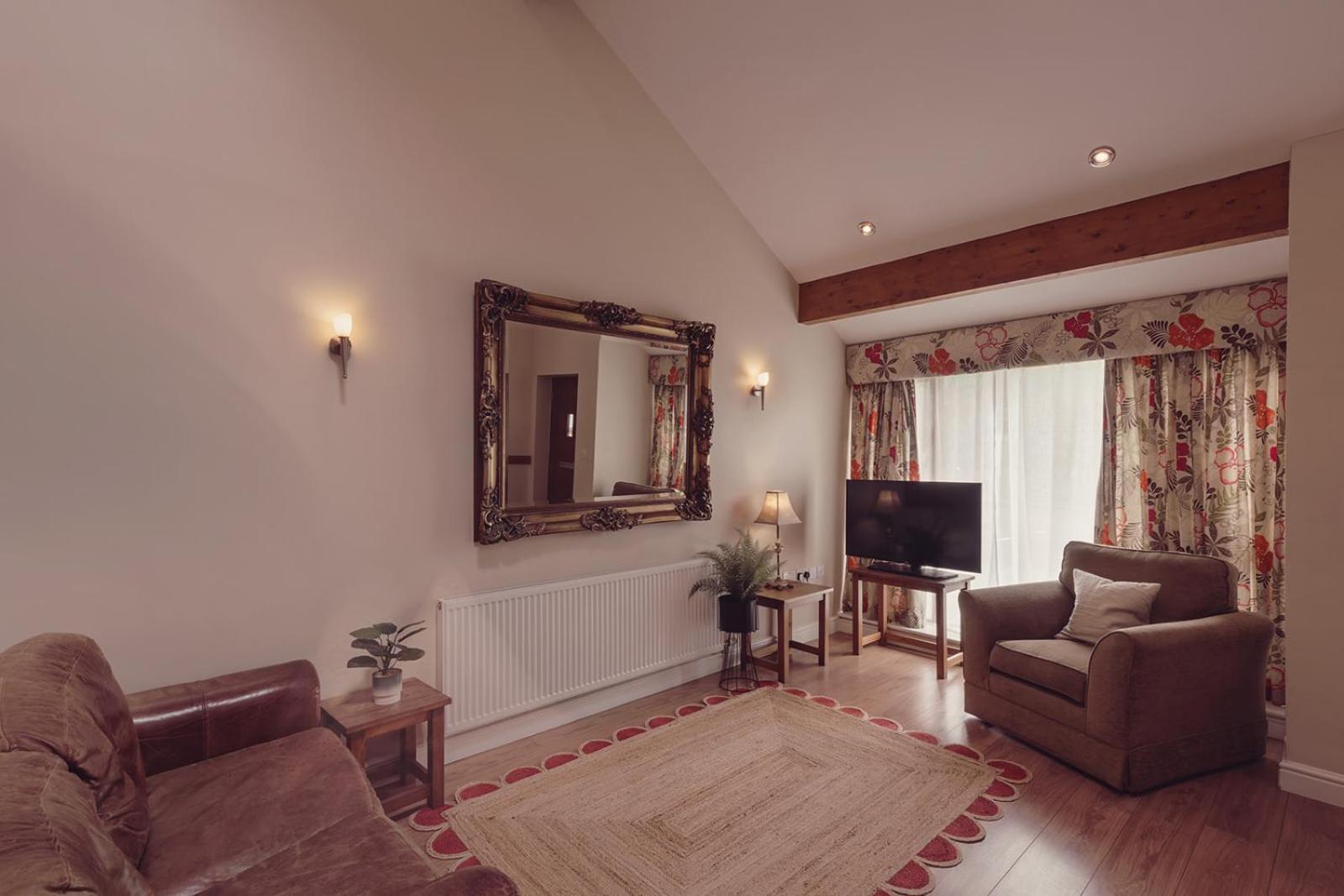 Longlands Inn & Cottages Carnforth Eksteriør bilde The interior of a typical cottage at the resort