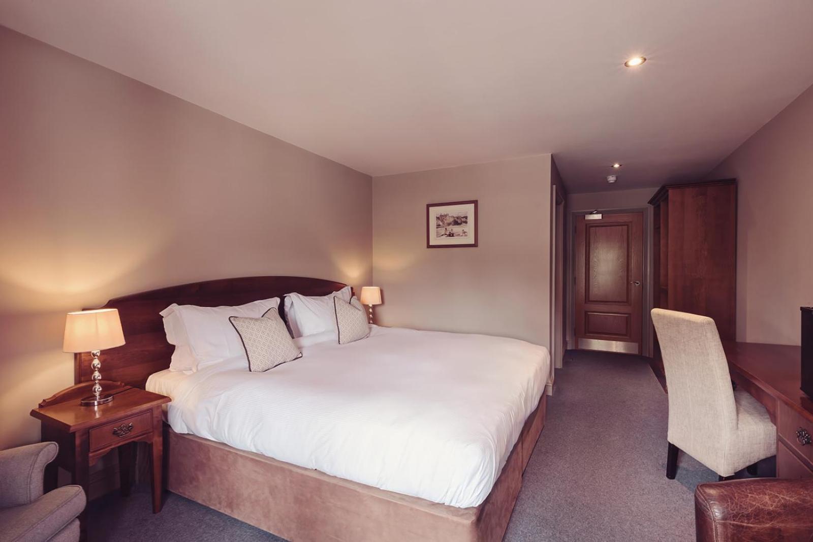 Longlands Inn & Cottages Carnforth Eksteriør bilde A bedroom at the hotel