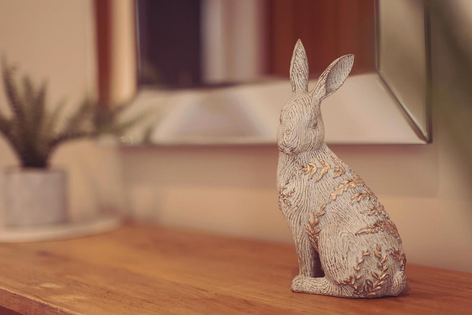 Longlands Inn & Cottages Carnforth Eksteriør bilde A rabbit figurine