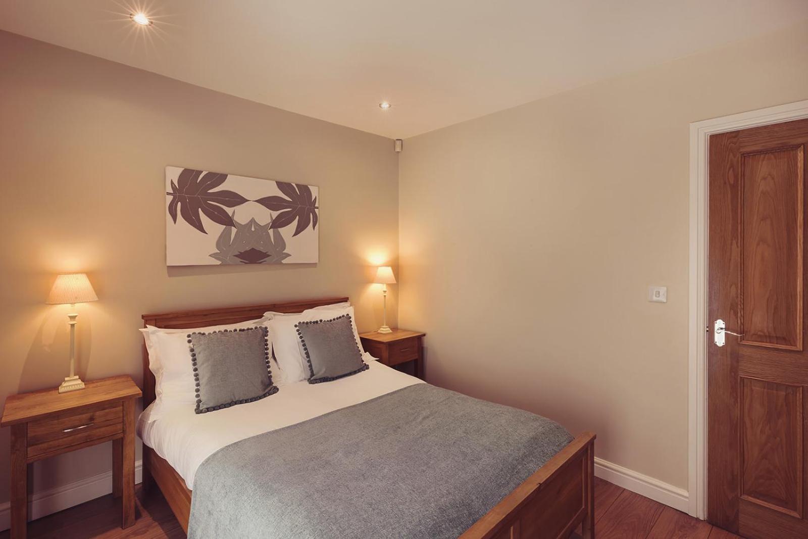 Longlands Inn & Cottages Carnforth Eksteriør bilde A bedroom at the hotel