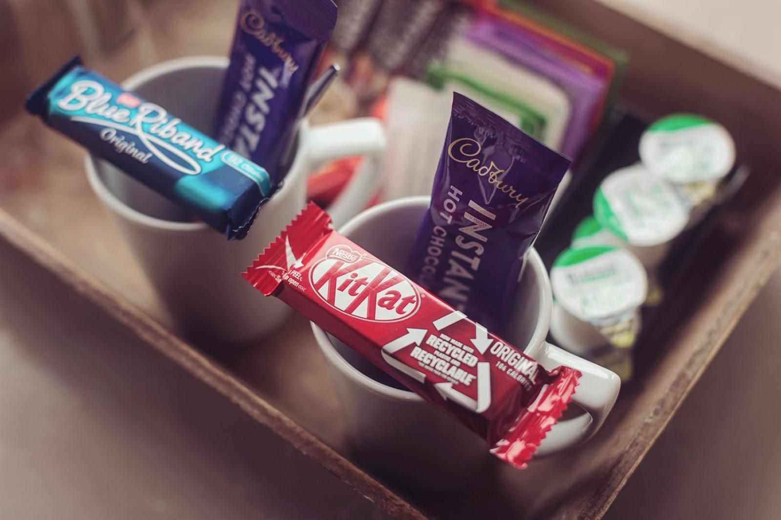 Longlands Inn & Cottages Carnforth Eksteriør bilde KitKat, Quality Street and After Eight