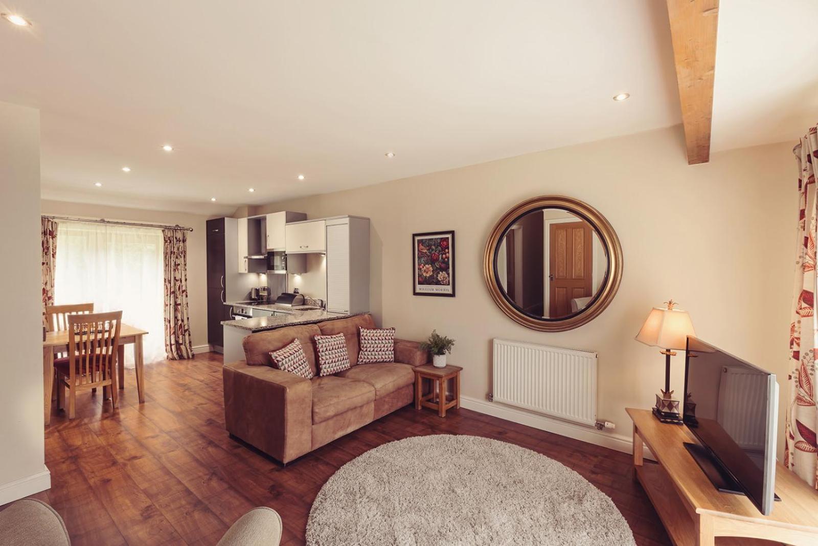 Longlands Inn & Cottages Carnforth Eksteriør bilde Interior of a typical apartment